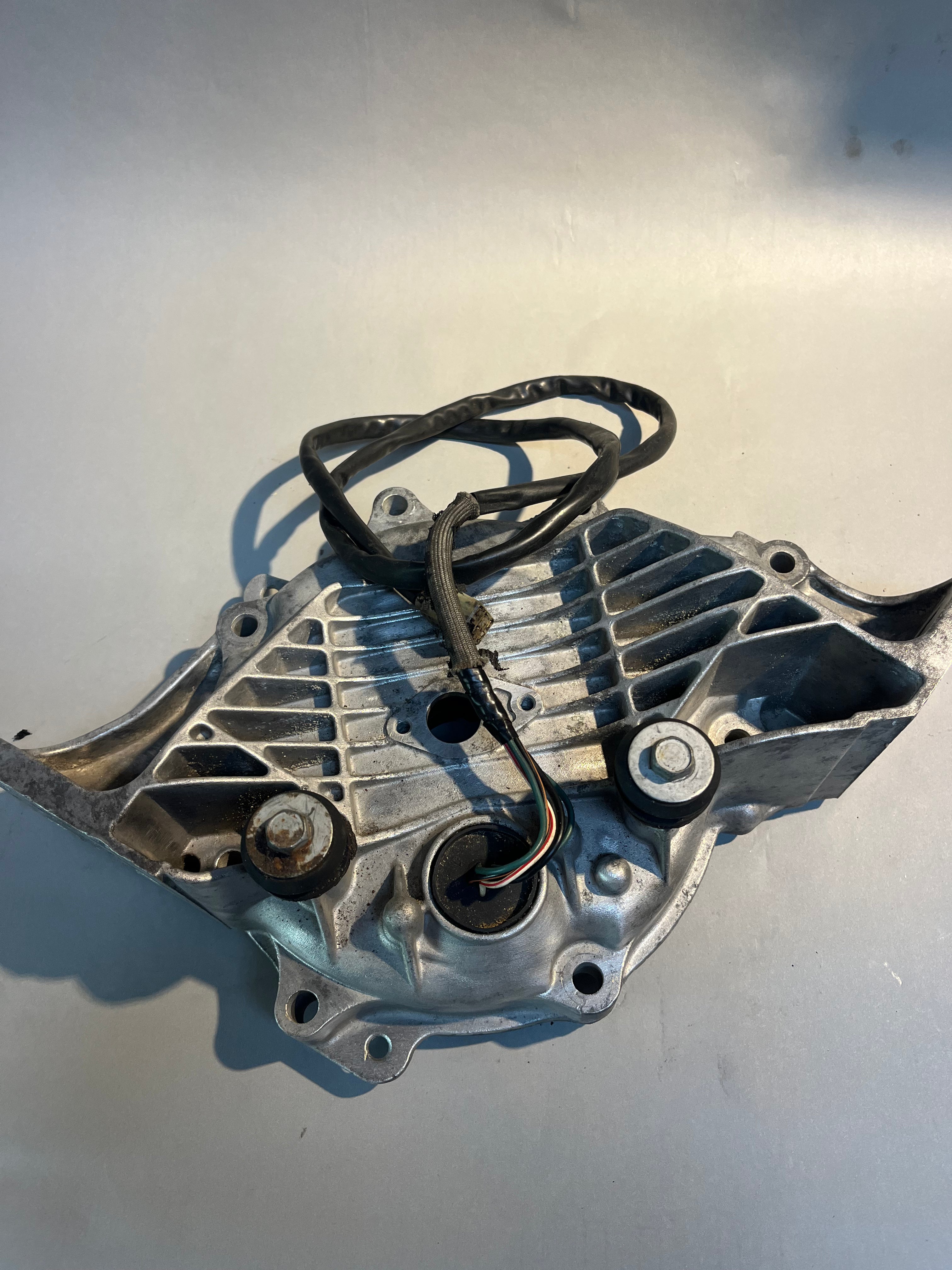 Yamaha 1200 Stator front plate